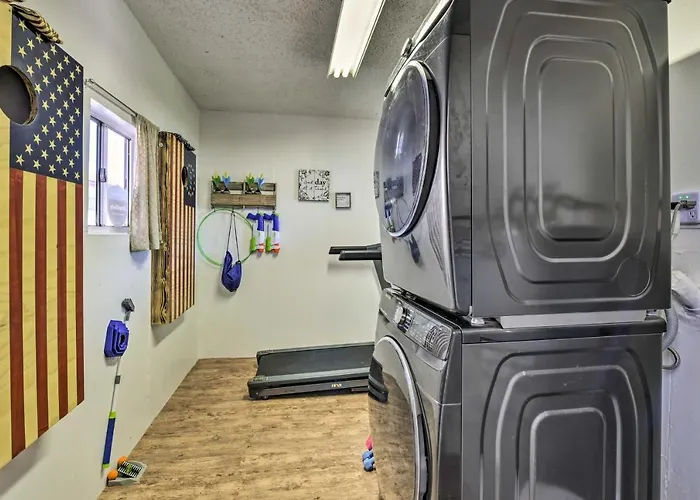 Family-friendly Near Downtown! *